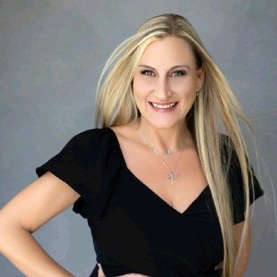 Stephanie Sykes Comas